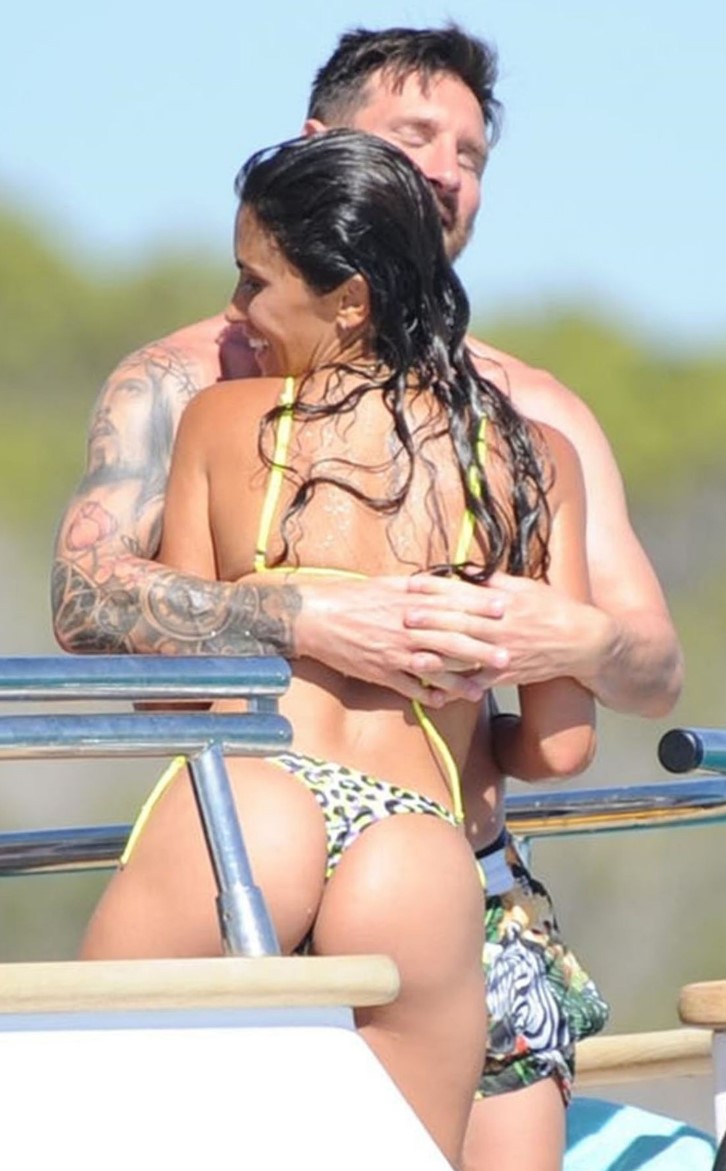 Lionel Messi ‘s wife sexy ass