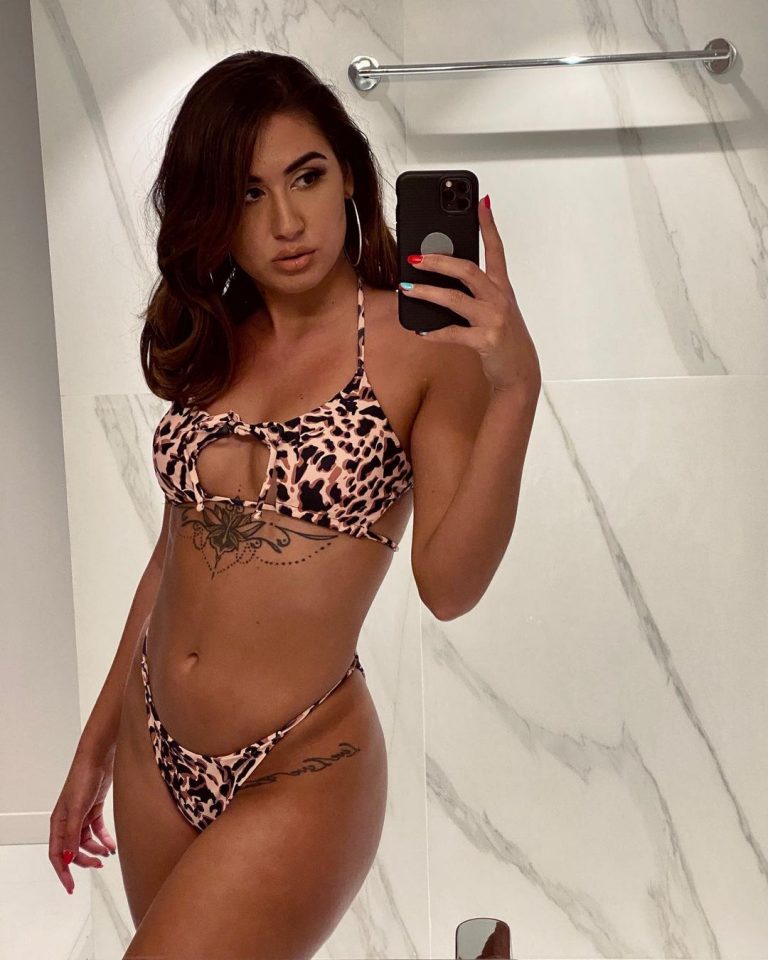 Elena Kremlidou nipslip on TV (video)