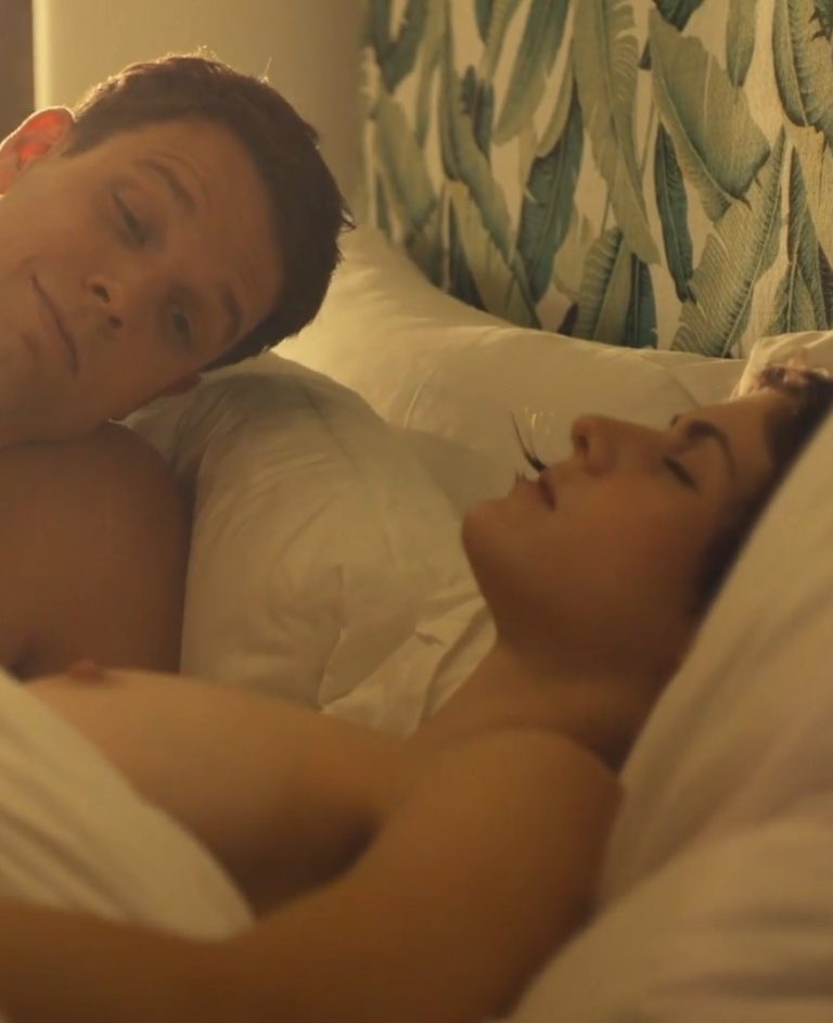 Alexandra Daddario new nude scene (1 video)