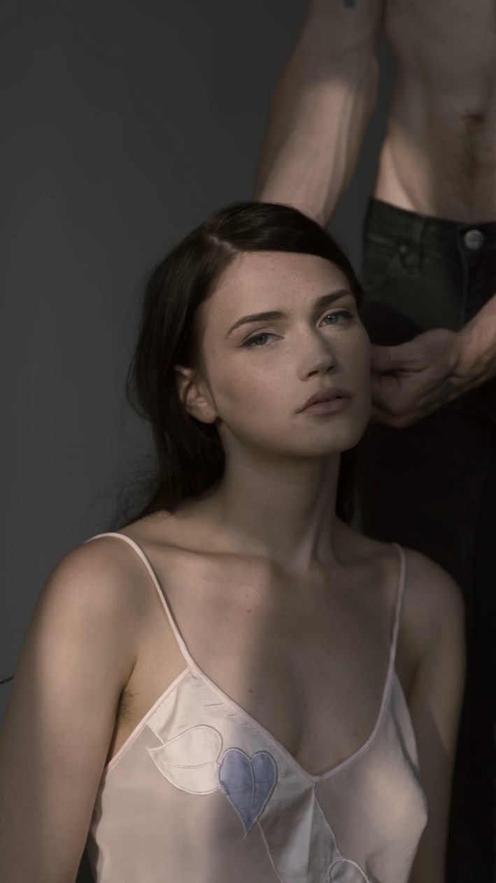 Hot model in hardcore artistic porn videos (4 videos – 65 pics)