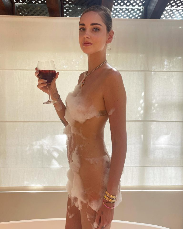 Chiara Ferragni topless and seethrough (update)(97 pics – 6 videos)