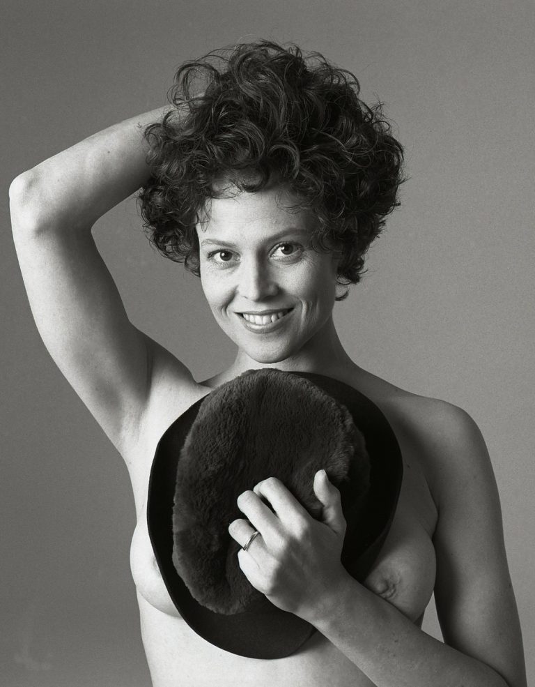 Sigourney Weaver nude (7 videos – 67 pics)