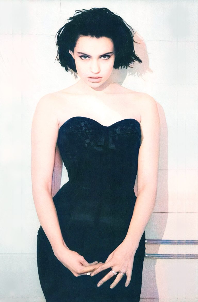 Beatrice Dalle nude and explicit sex scenes (6 videos)