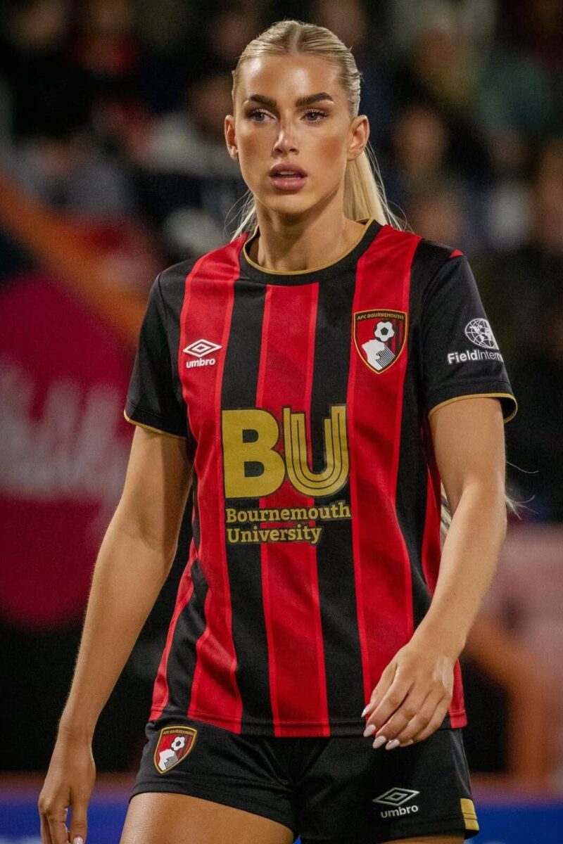 Hot soccer player in leaked nudes and sextape (69 pics - 34 videos) 1