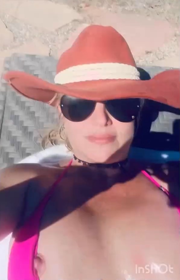 Britney Spears showing her nipples on insta (37 pics - 15 videos) 1 Britney Spears showing her nipples on insta (37 pics - 15 videos) 1